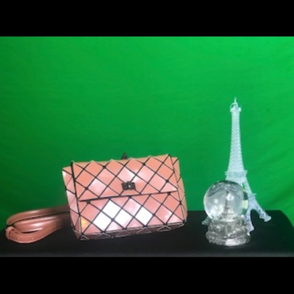 Purse - Picture 1 of 1